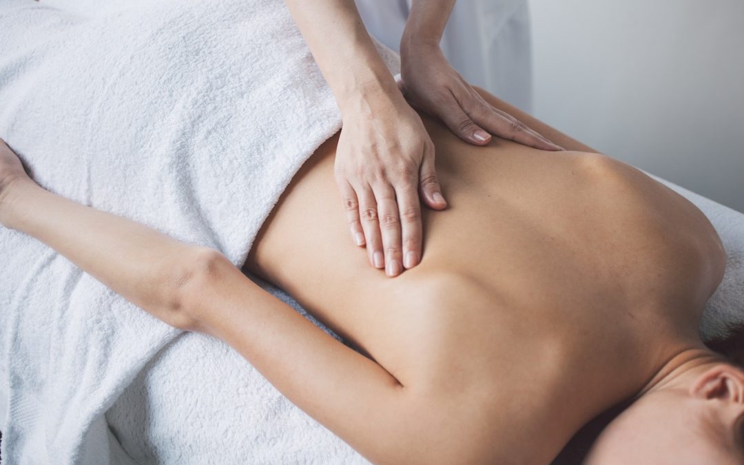 Massaggio Trasverso Profondo: a Cosa Serve e Come si Fa